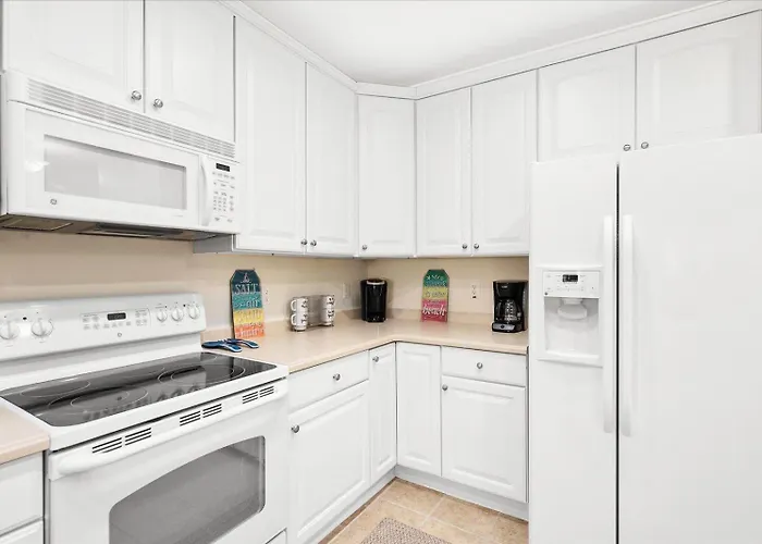 3 Bedroom Sunset Island With Outdoor Pool & Private Beach! * Ocean City